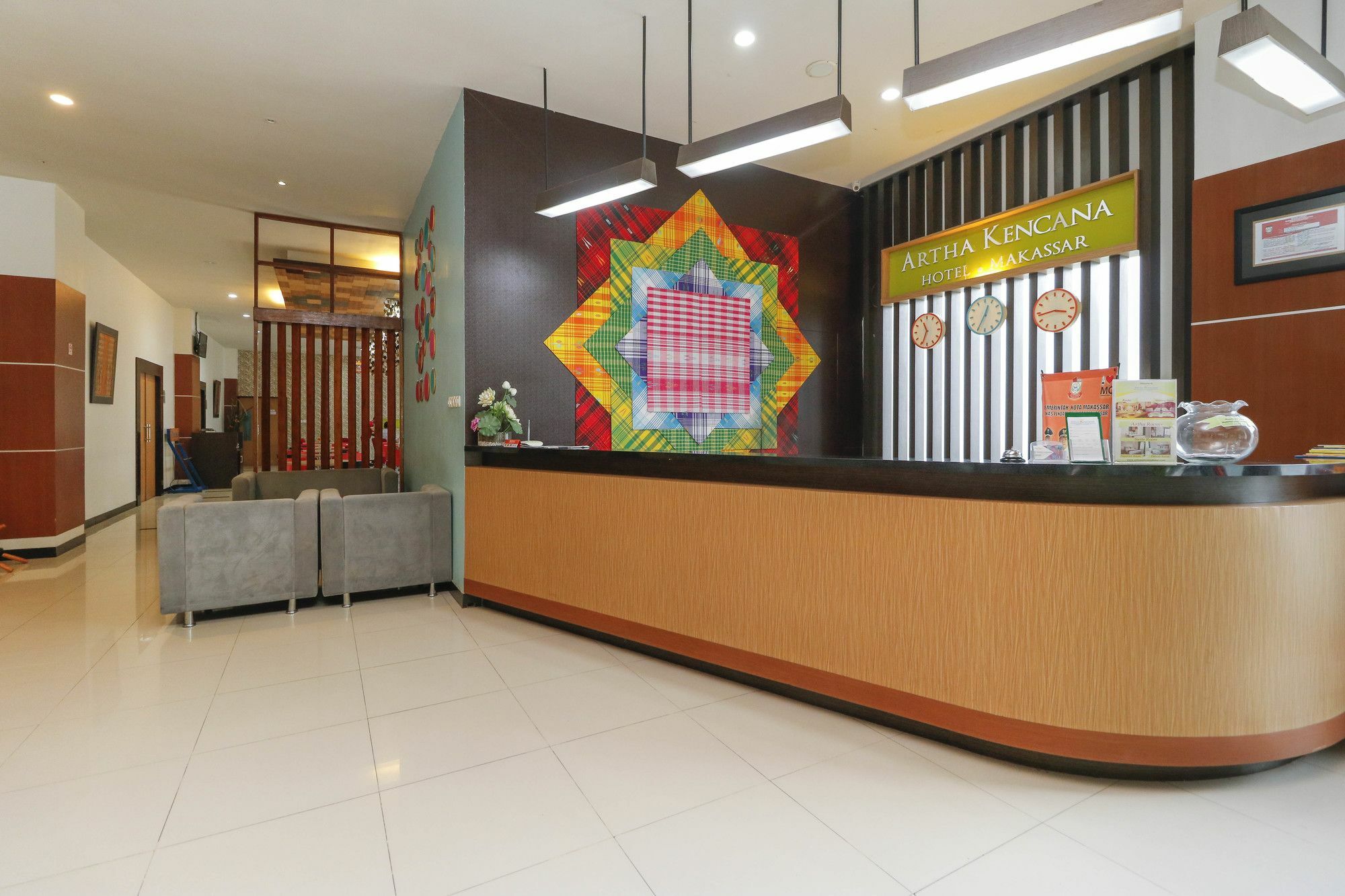 Hotel RedDoorz Plus near Pantai Losari Macasar Exterior foto