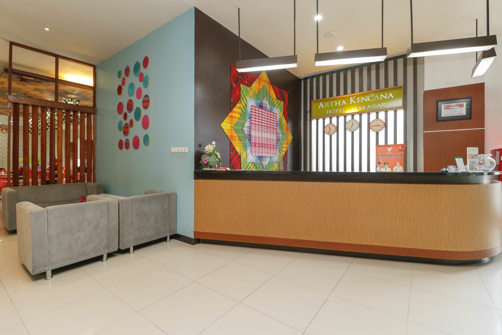 Hotel RedDoorz Plus near Pantai Losari Macasar Exterior foto